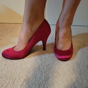 Hot pink heels Fergalicious size 7
